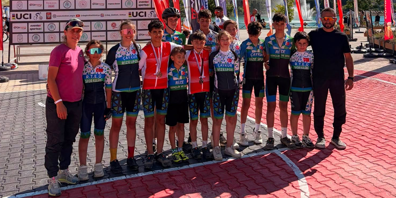 Rizeli Bisikletçiler Erzincan'dan 3 Madalya ile döndüler