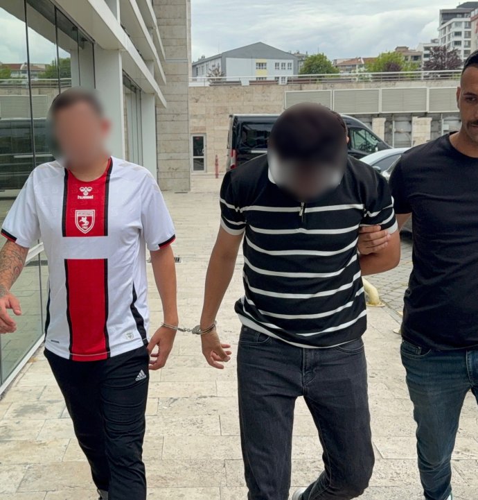 Uyuşturucu ticaretinden 2 kişi adliyeye sevk edildi