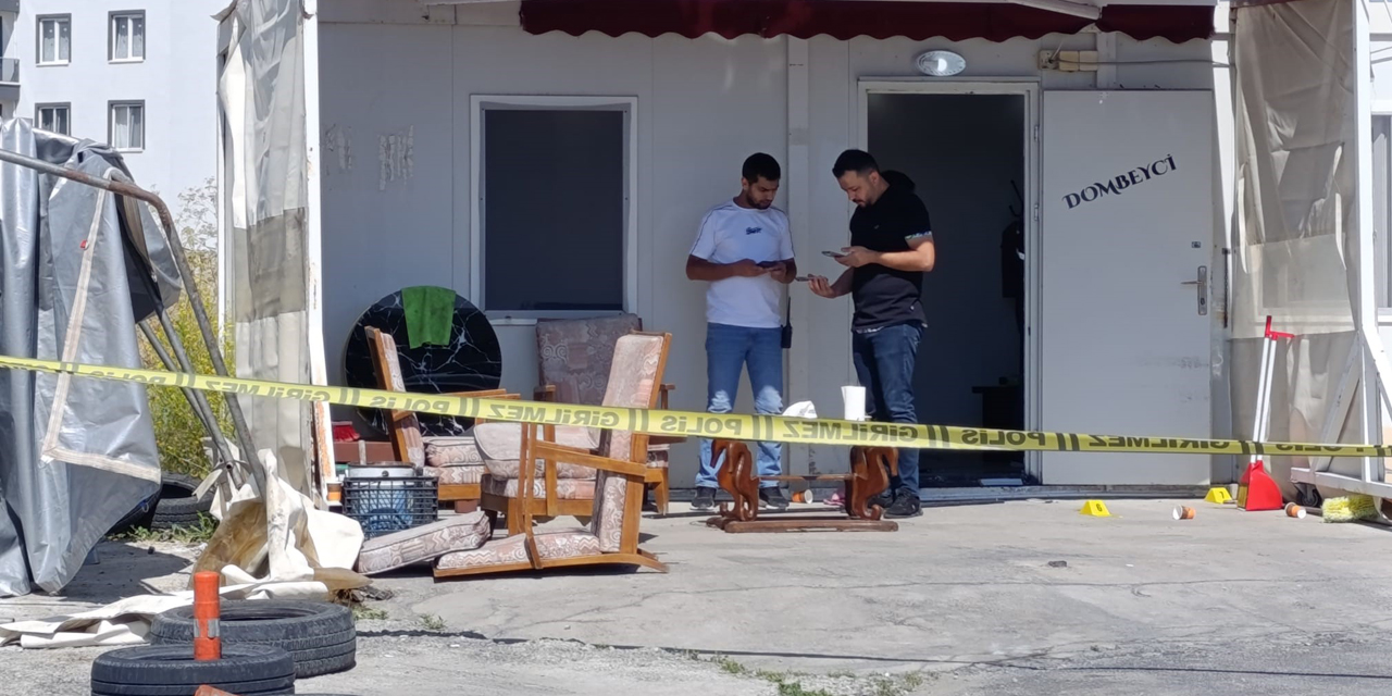 Afyonkarahisar'da minibüs durağına silahlı saldırı: 1 ölü, 1 yaralı