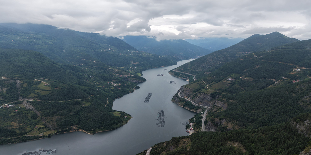 Norveç Fiyortları değil, Artvin Çoruh Vadisi