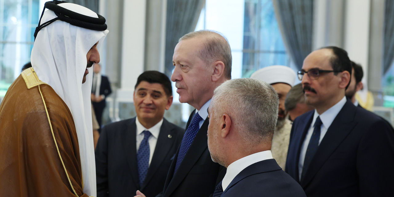 Cumhurbaşkanı Erdoğan, Katar Emiri Al Thani ile bir araya geldi