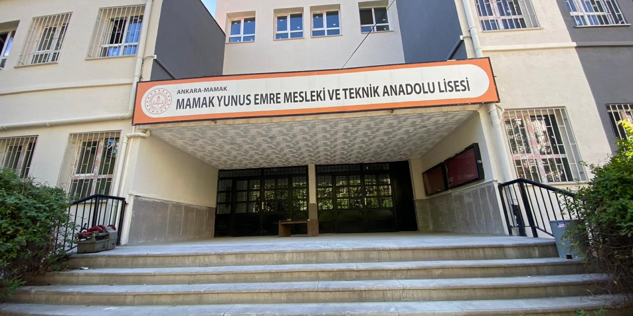 21.45'te Okul Çıkışına Tepki