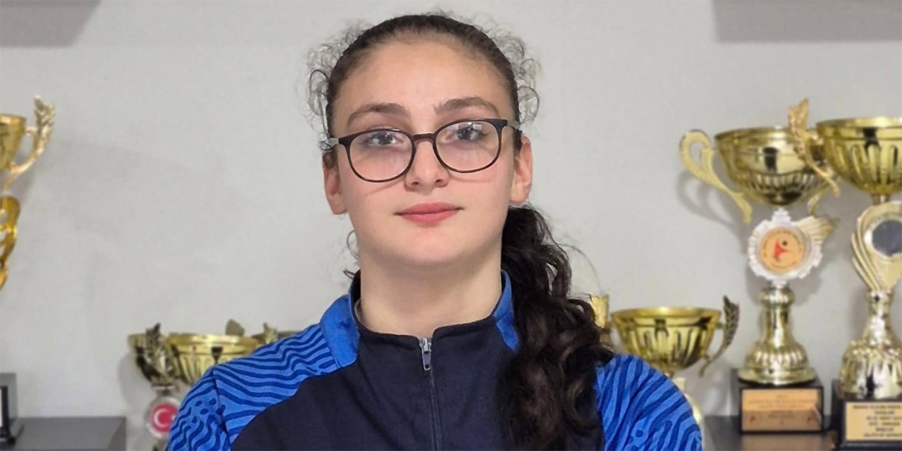 Rizeli Halterci Meryem Kandemir'den 4 Türkiye Rekoru!