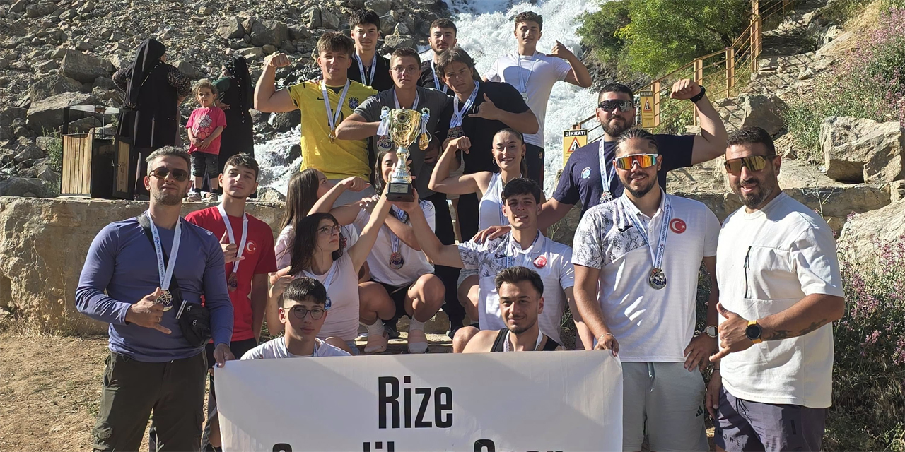 Rizeli Raftingcilerden Tarihi Başarı: 33 Madalya ve Kupa Rize'ye geldi