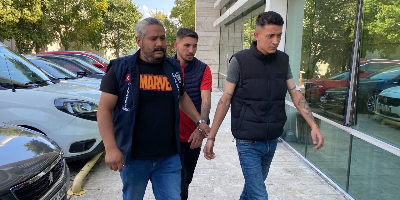 Bıçaklı Kavgada Yaralanan 3 Kişi, Gözaltına Alındı