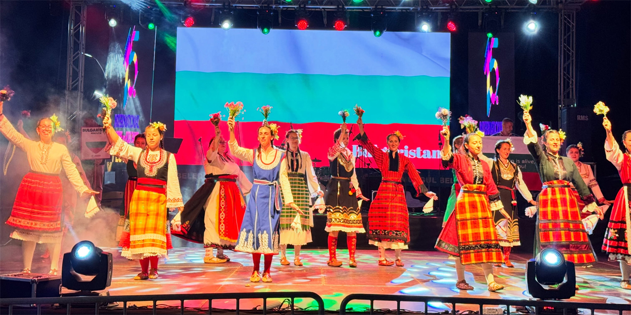 Murgul'da Kültür Şöleni: 15. Uluslararası Tulum ve Halk Dansları Festivali Büyüledi
