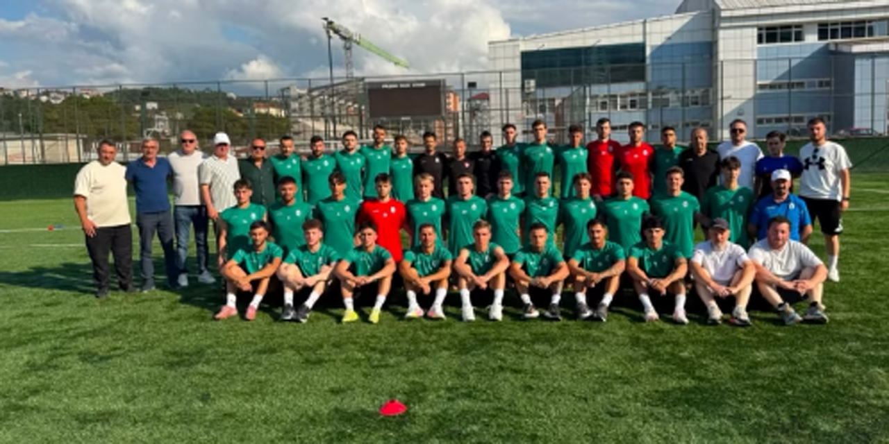 Pazarspor Yeni Sezonu Açtı: Mavi-Beyazlılar Sahaya İndi