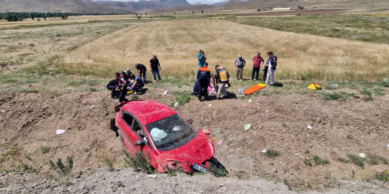 Bayburt’ta otomobil takla attı, 8 kişi yaralandı