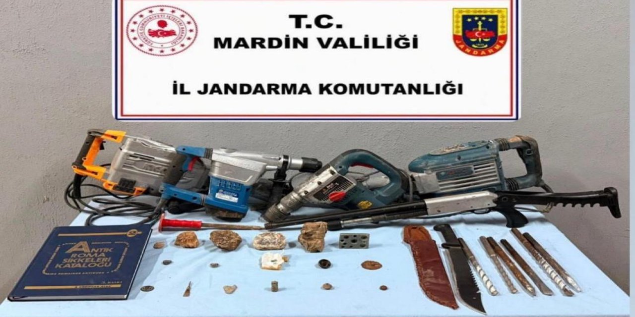 Mardin'de tarihi eser kaçakçılığı operasyonunda 1500 yıllık mozaik ele geçirildi