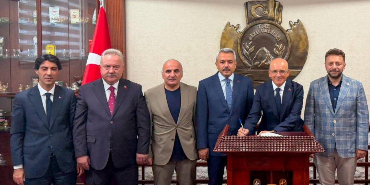 Hazine ve Maliye Bakanı Şimşek, Rize'de ziyaretlerde bulundu