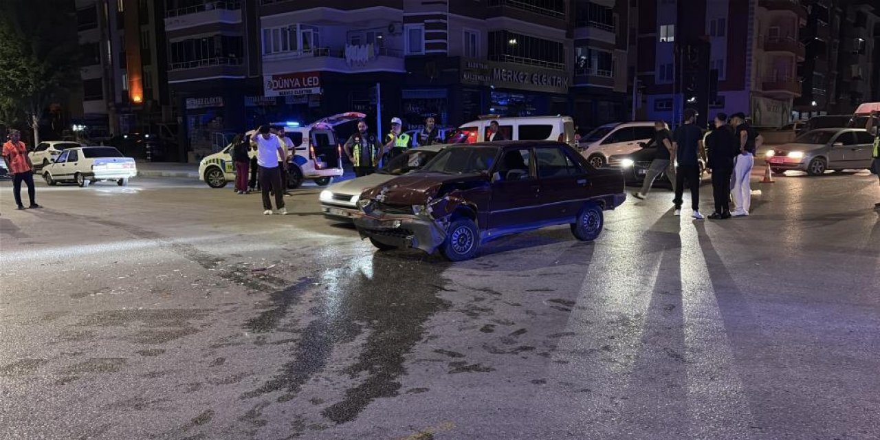 Çorum'da kaza mahallinde arbede: Yardım etmek isteyen genç, alkollü sürücü tarafından darp edildi