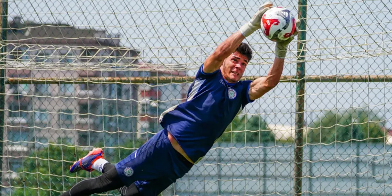 Rizespor'un Genç Eldiveni Osman Yağız Topçu Zonguldakspor'da