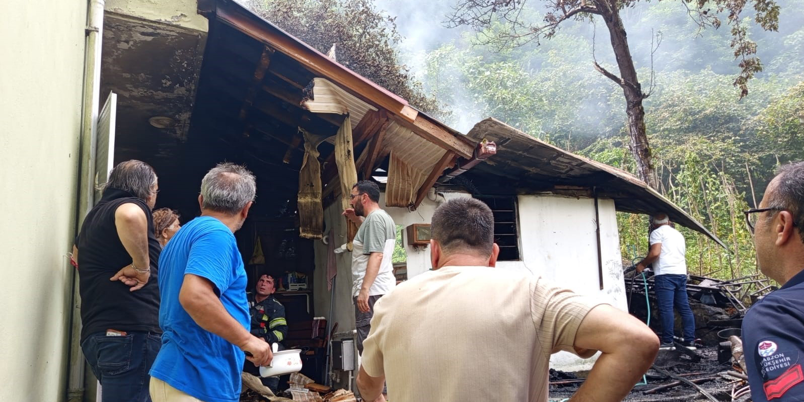 Trabzon'da odunluk yangını: 1 yaralı