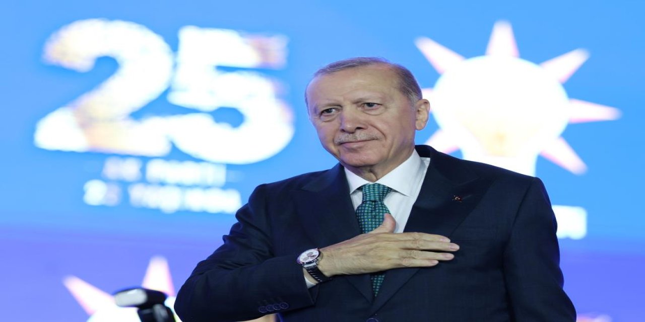 Cumhurbaşkanı Erdoğan: "Allah ömür ve sağlık verirse daha nice yıllar Türkiye'ye hizmet mücadelesi içinde olacağım"