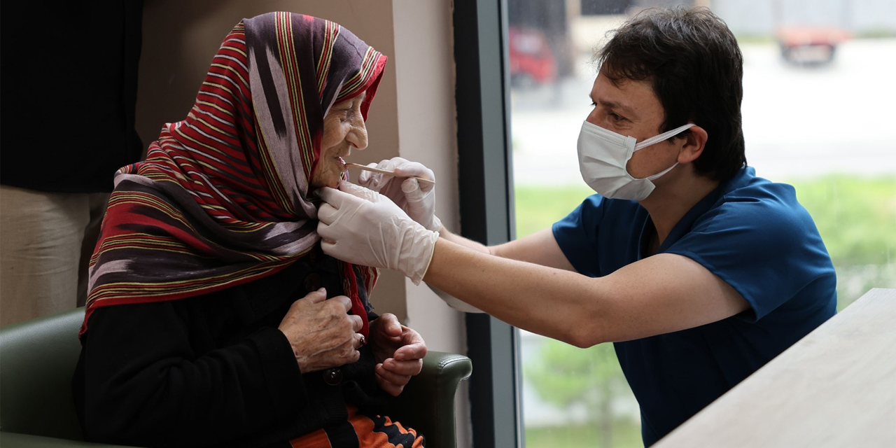 Rize'de Huzurevi Sakinlerine Yerinde Ağız ve Diş Sağlığı Hizmeti
