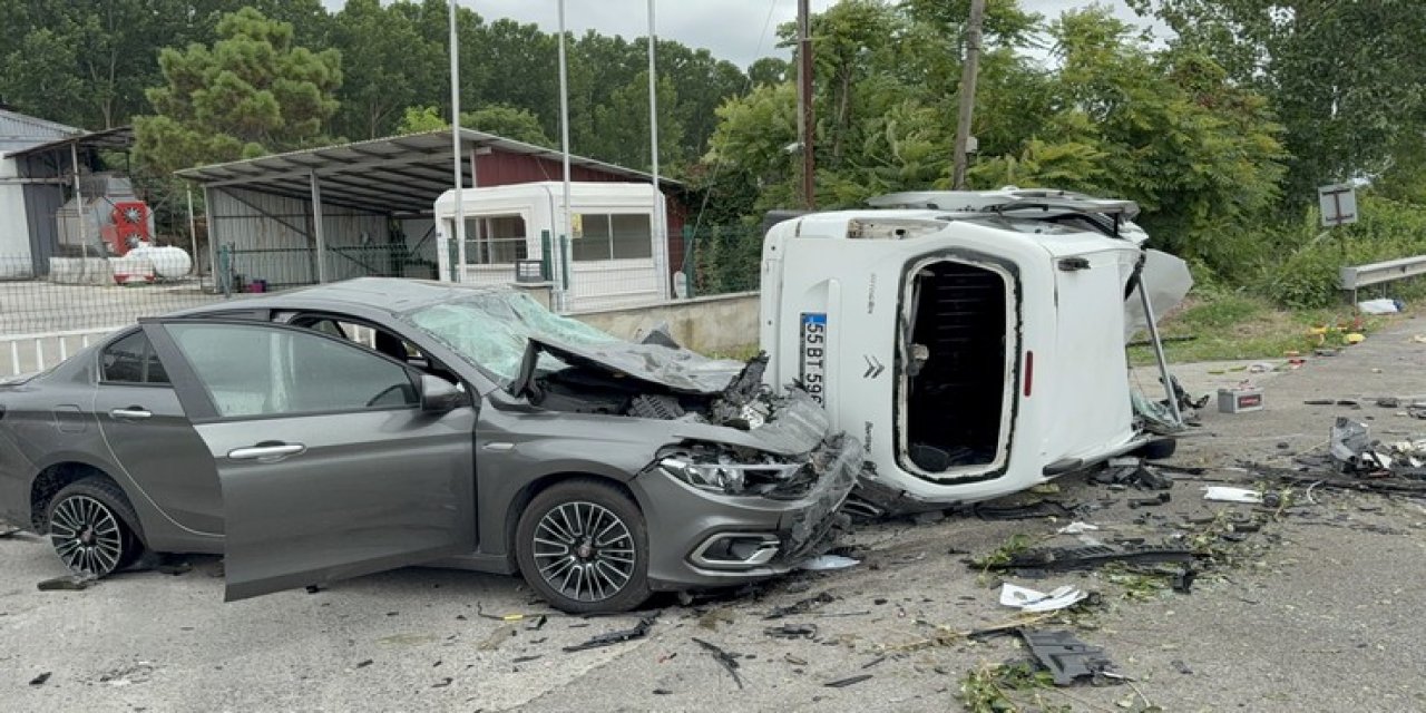 Yoldan çıkan araç havalanarak otomobilin üzerine düştü: 4 yaralı