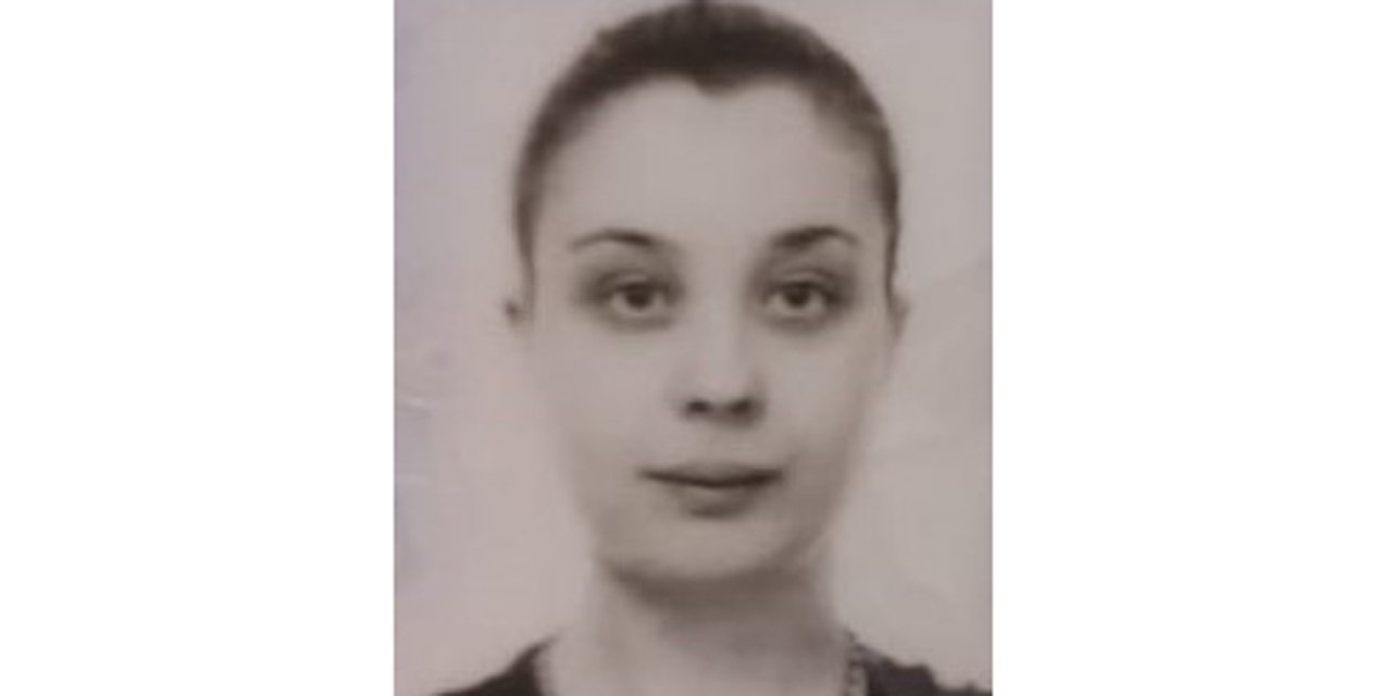 Genç kadın bıçaklandıktan sonra aşağı atılmış