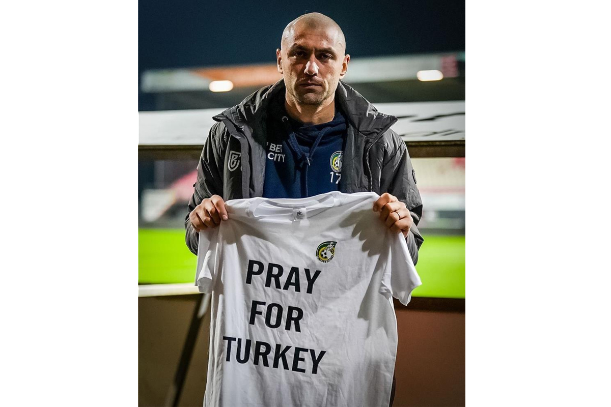 Burak Yılmaz: 'Uzakta olabilirim ama aklım, fikrim, kalbim canım ülkem ile'