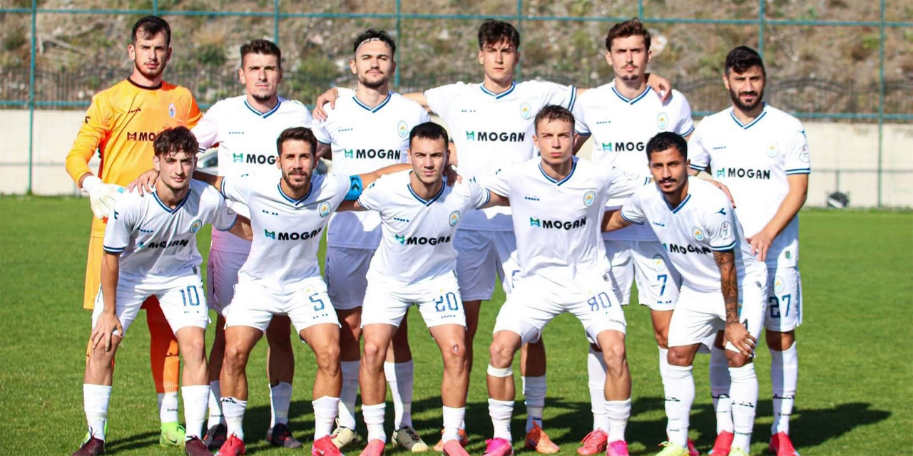 Pazarspor Hazırlık Maçında Yeni Mersin İdman Yurdu'nu 2-1 Mağlup Etti
