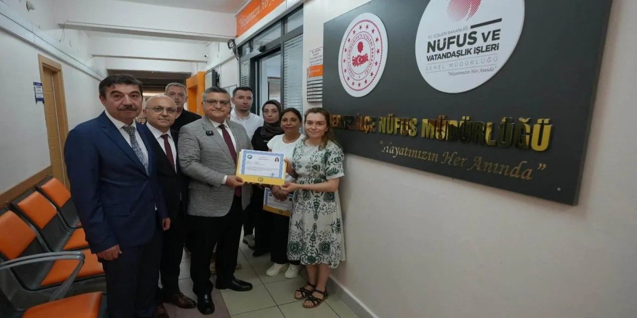 Sinop'ta rekor memnuniyet getiren kamu personeli ödüllendirildi