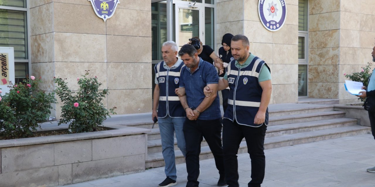 Evlilik Vaadiyle Dolandırıcılık Suçlamasına 2 Gözaltı