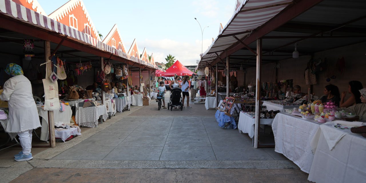Kadın Emeği Festivali’nde el emeği ürünlere yoğun ilgi