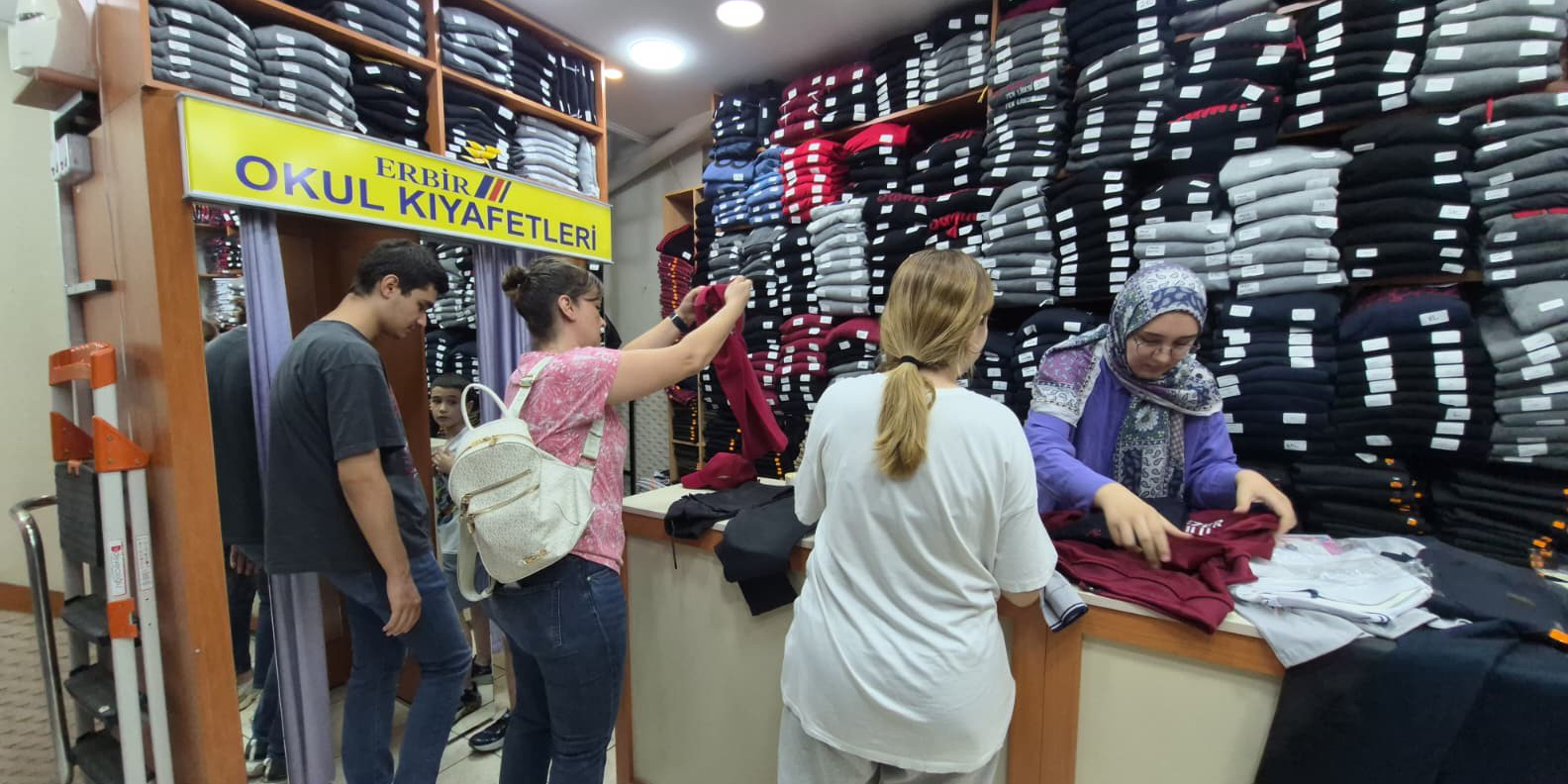 Okul kıyafetlerinde hareketlilik başladı: En uygun set 2 bin liradan başlıyor