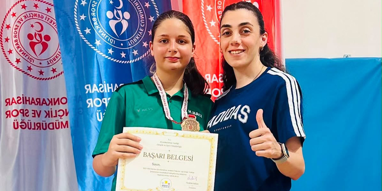 ANALİG Karate Türkiye Finali'nde Rize'ye Çifte Madalya
