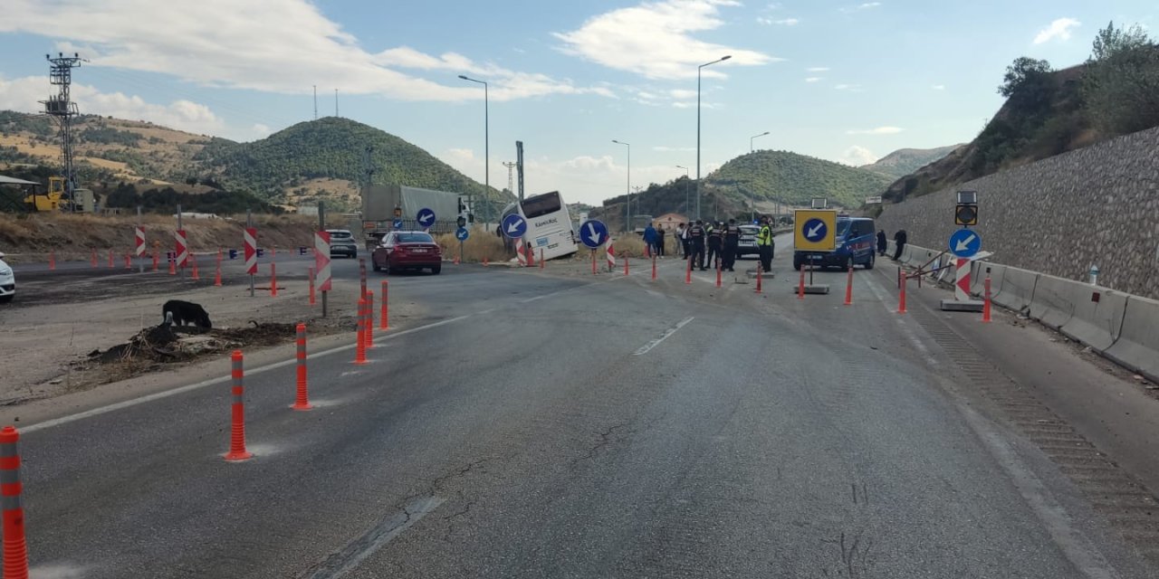 Samsun'da Yolcu Otobüsü, Araziye Girdi; 1 Yaralı