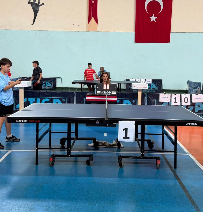 Türkiye’nin genç masa tenisçileri Hopa’da şampiyonluk için yarışıyor