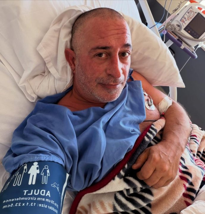 Çanakkale'de evinde rahatsızlanan komedyen Cem Yılmaz hastaneye kaldırıldı