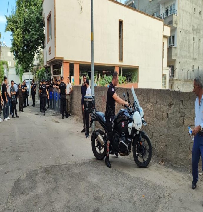 Annesini öldüren şahıs, polise teslim oldu