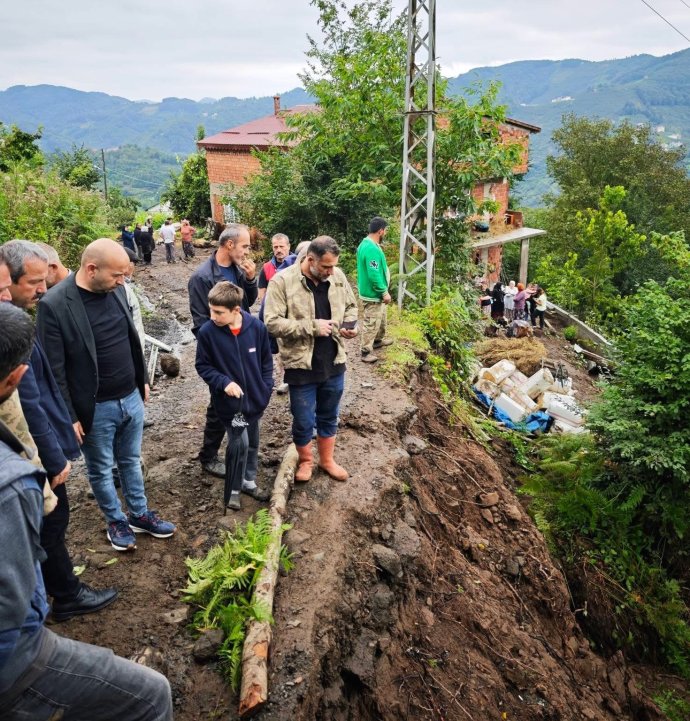Ordu'da heyelan: Ahırdaki 5 büyükbaş telef oldu