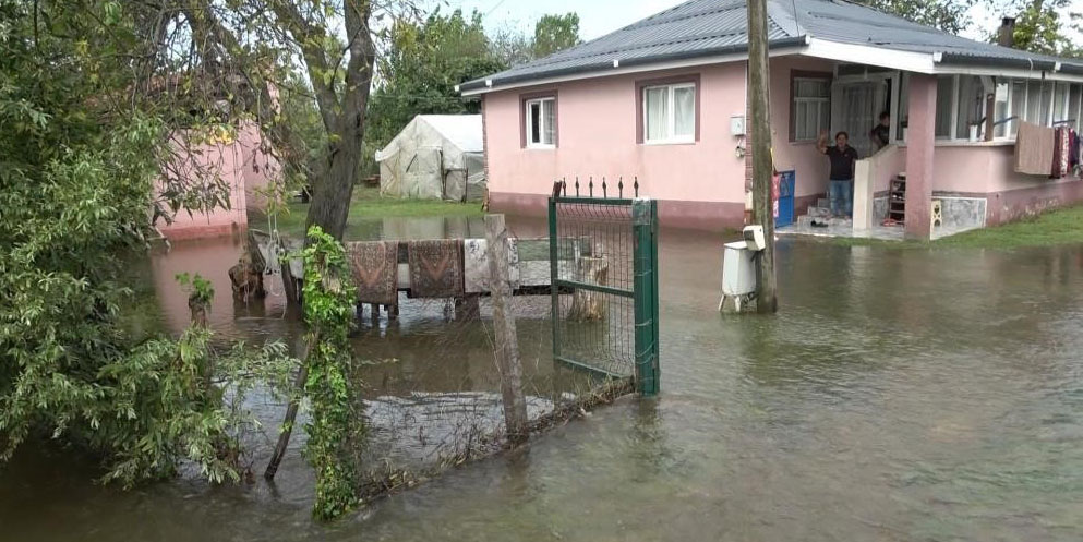 Çarşamba’yı sel aldı: 30’dan fazla mahalle yağışlardan olumsuz etkilendi