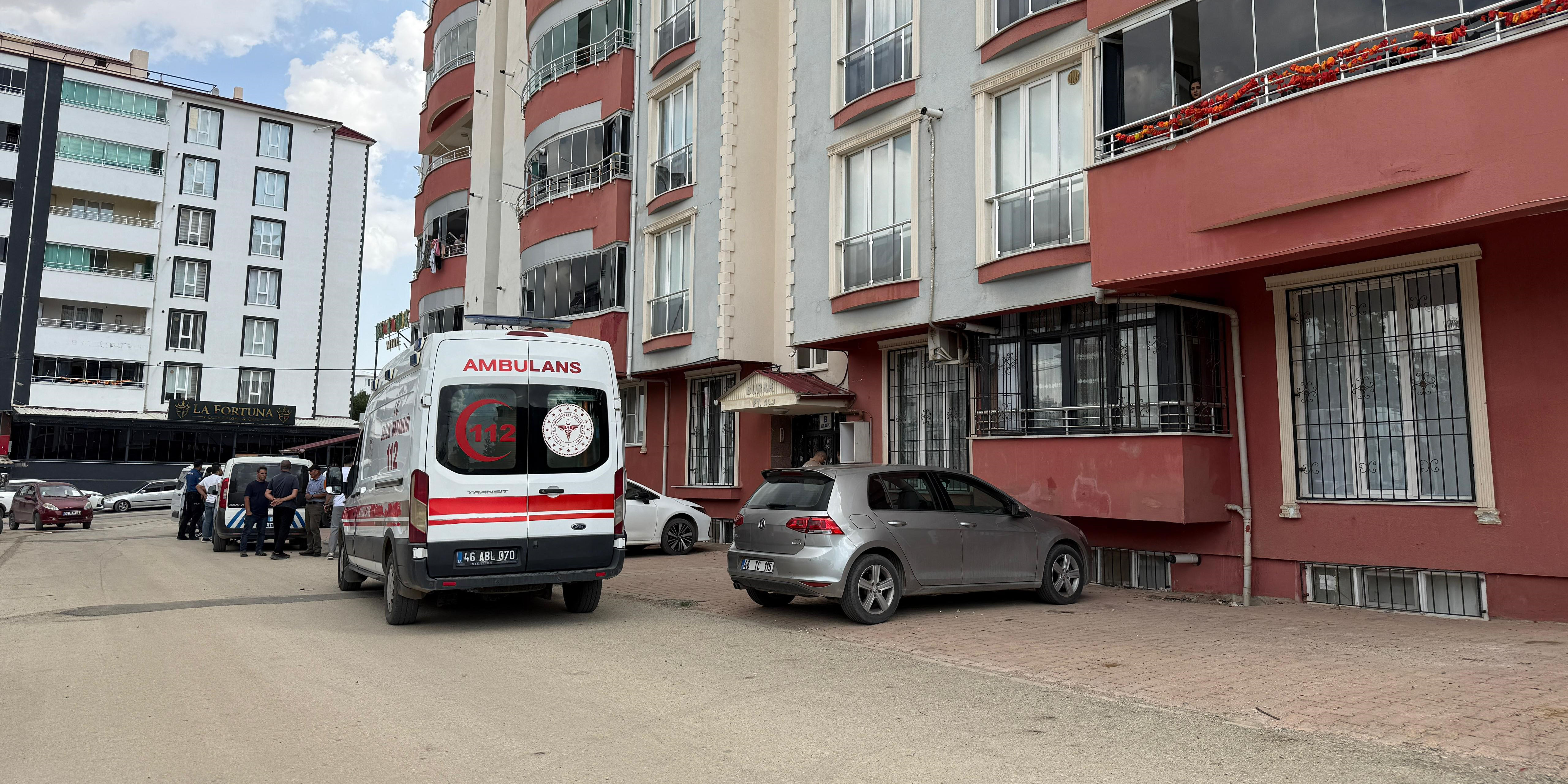 Eski eşini vurarak öldürdü, aynı silahla hayatına son verdi