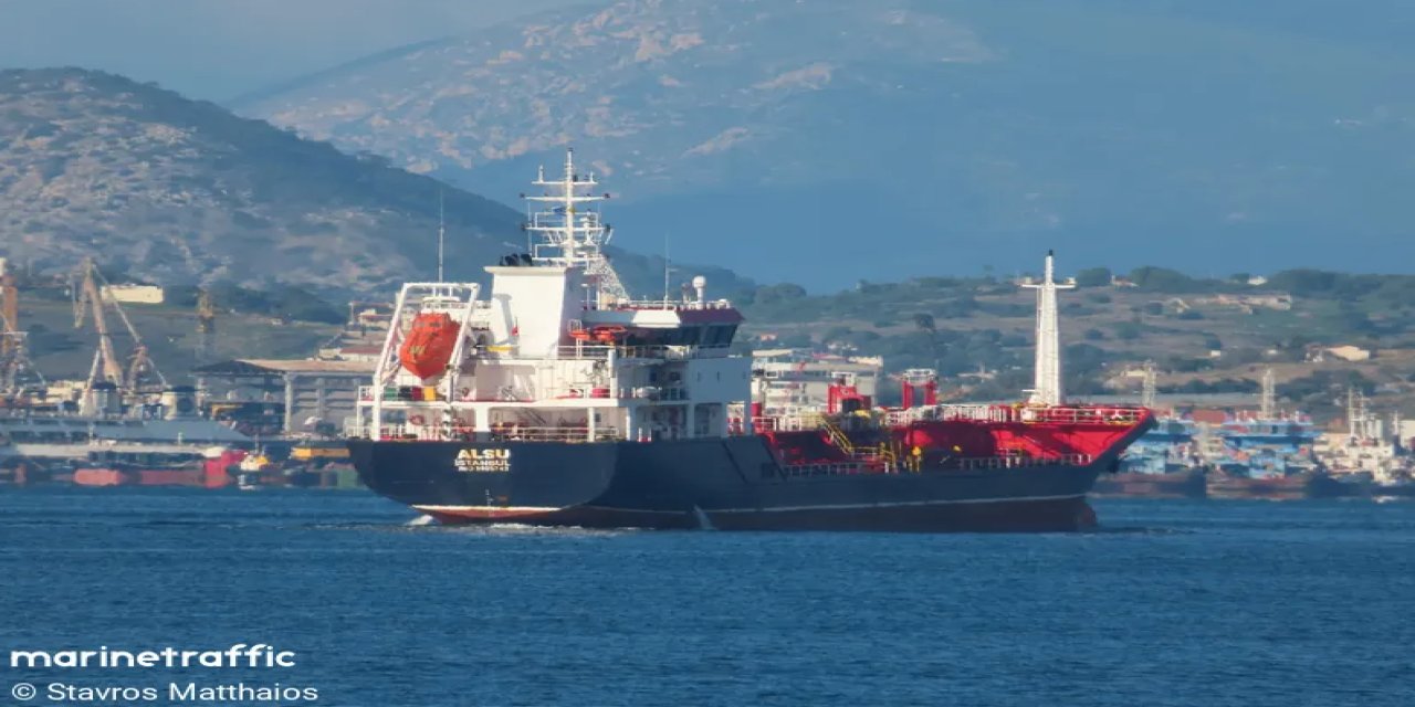 Silivri açıklarında iki ticari gemi çarpıştı: 10 personelden haber alınamıyor