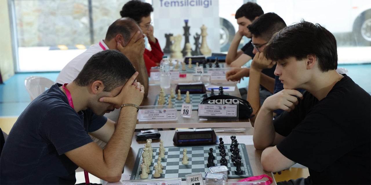 Rize'de Uluslararası Mübin Boysan Satranç Turnuvası Start Aldı