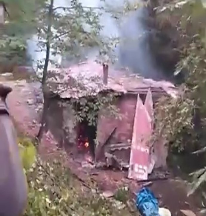 Ordu'da tüp patlayan ev alevlere teslim oldu, 3 kişi yaralandı