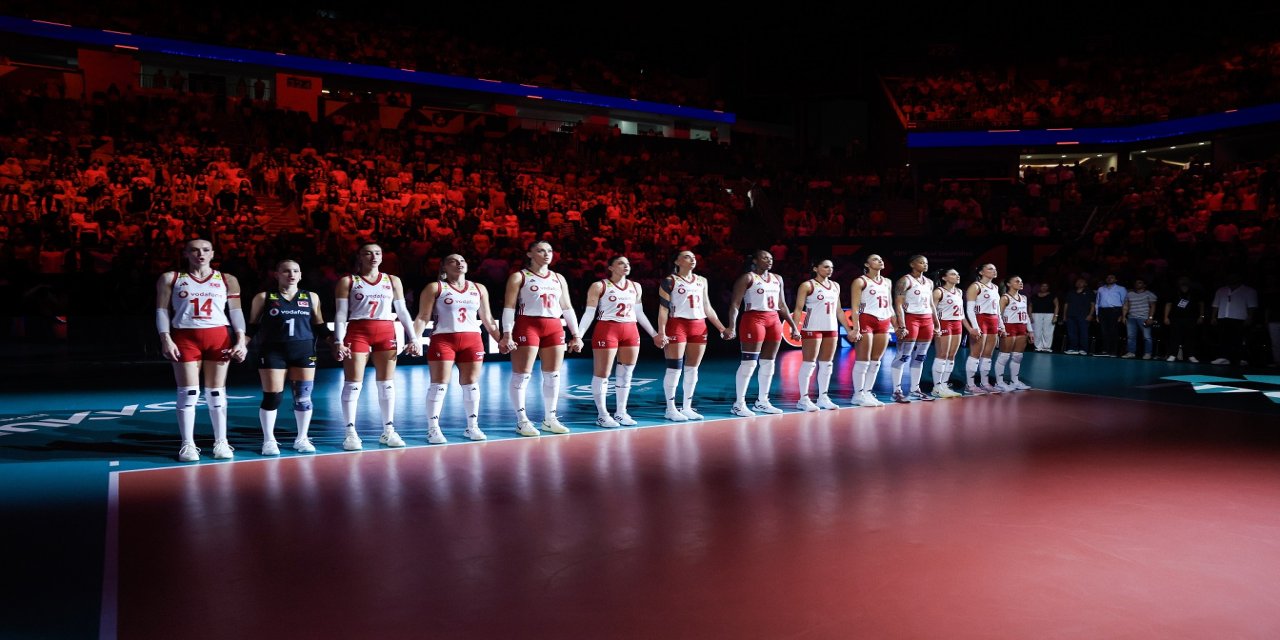A Milli Kadın Voleybol Takımı, Avrupa Şampiyonası'nda finale yükseldi