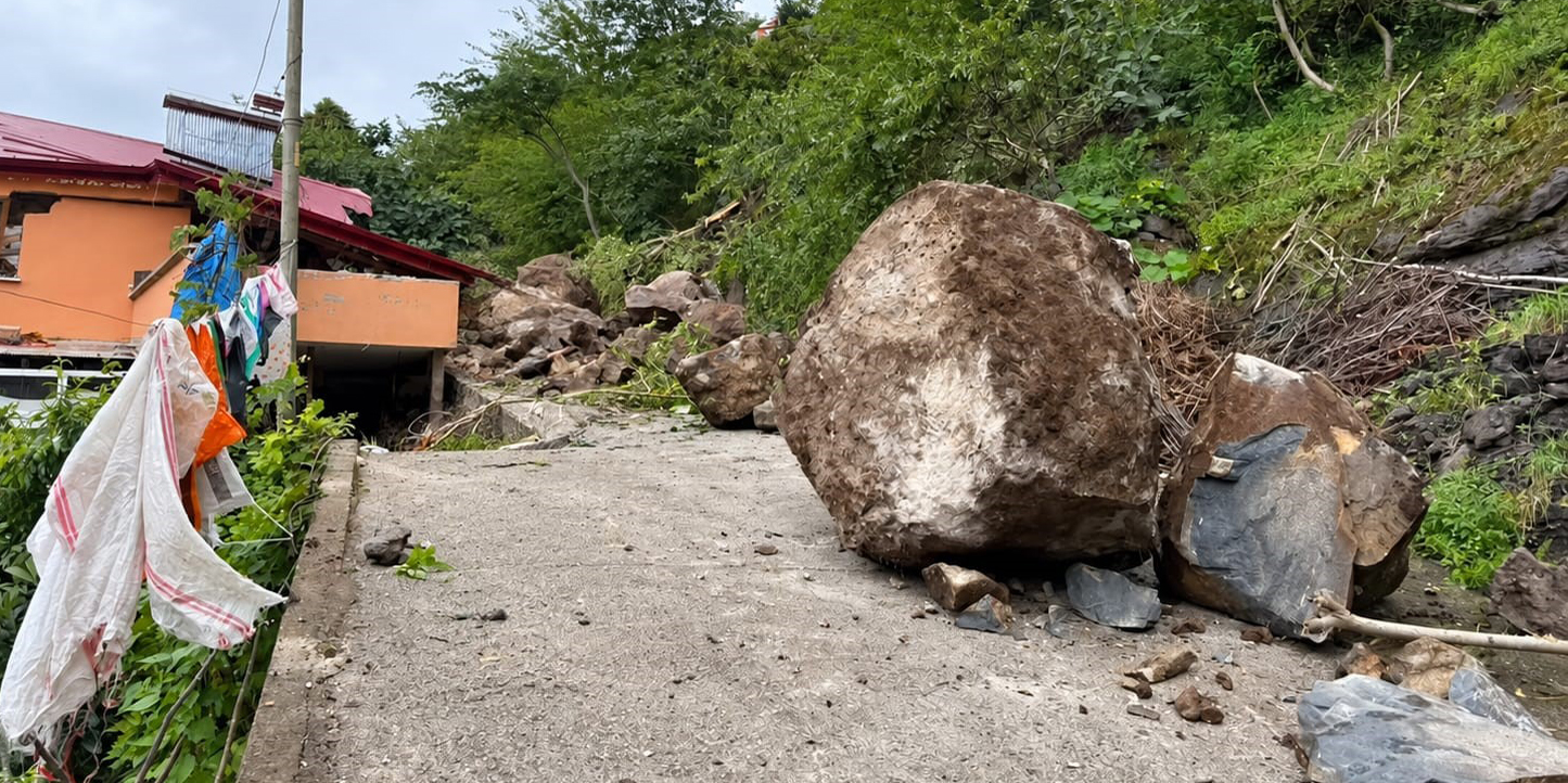 Fındık yevmiyesinde olan aile faciadan kurtuldu