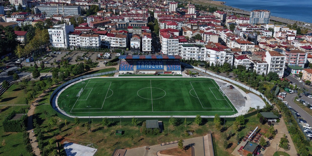 İçinde futbol sahası ve tribünü bulunan Türkiye'nin ilk ve tek spor temalı Millet Bahçesi Trabzon'da açılışa hazırlanıyor
