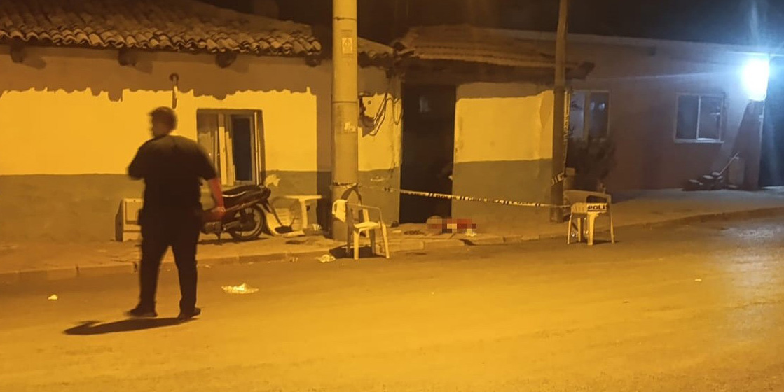 Manisa’da dehşet: Baba, eşini ve kızını bıçakladı