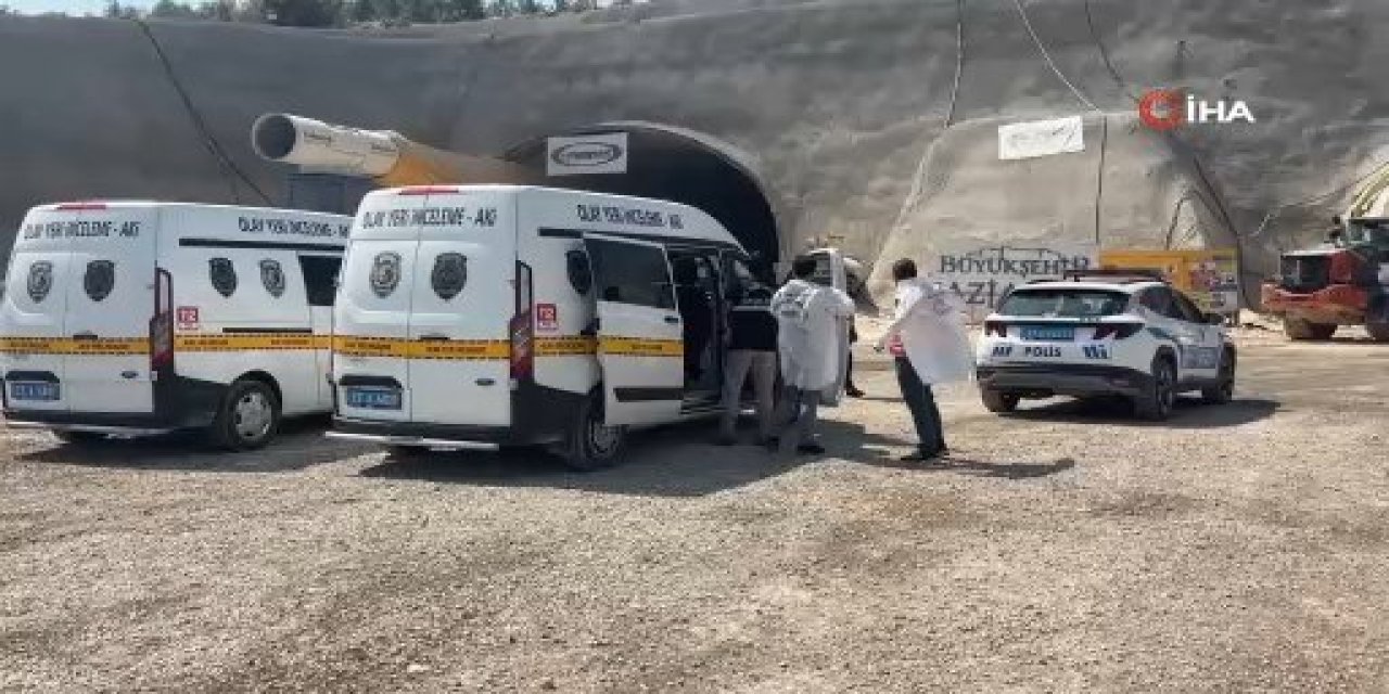 Tünelde çalışan işçiler demir ile iskele arasına sıkıştı: 1 ölü, 5 yaralı