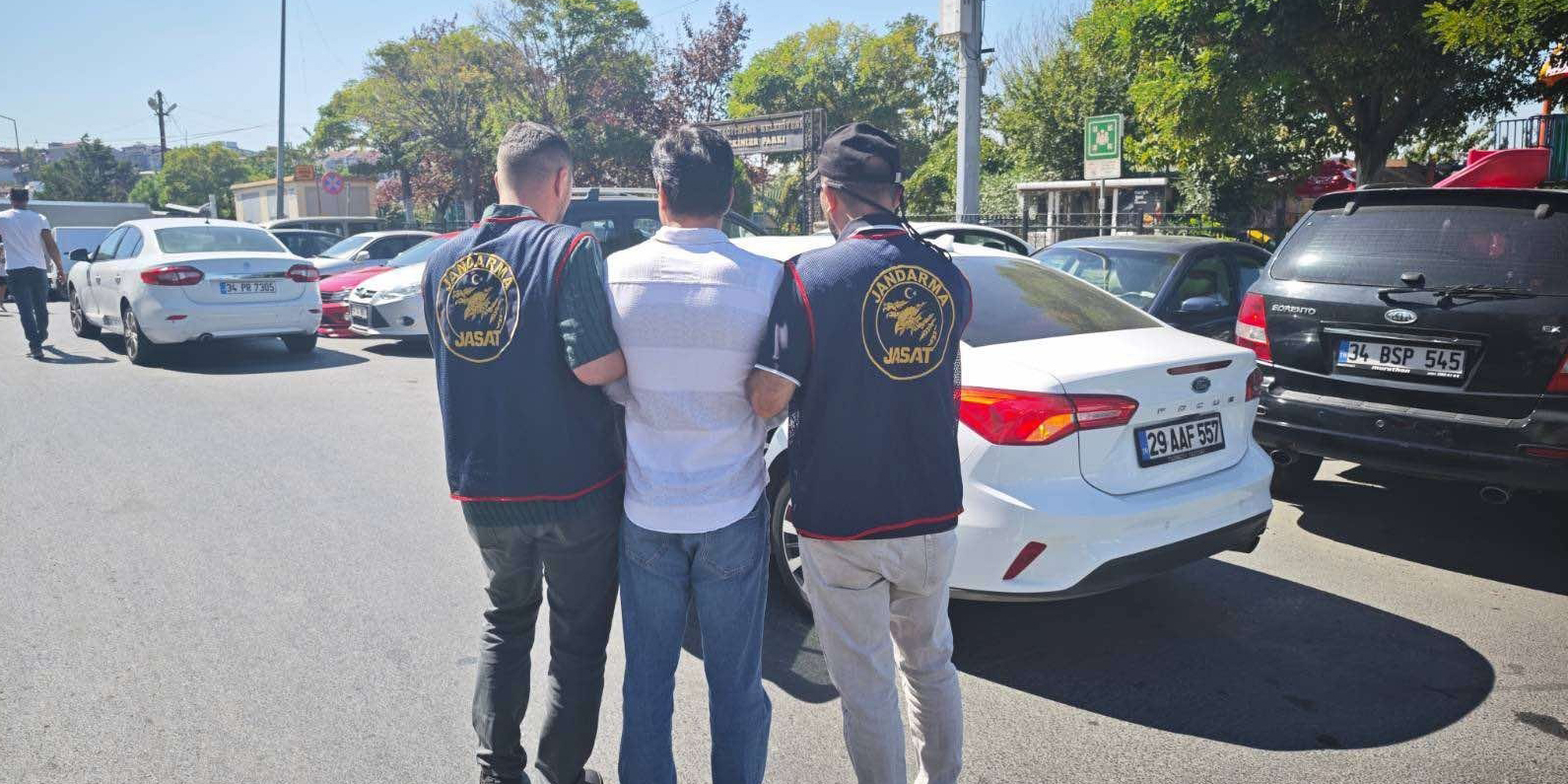 11 yıl 6 ay hapis cezasıyla aranan firari İstanbul’da yakalandı