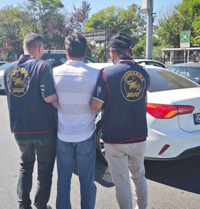 11 yıl 6 ay hapis cezasıyla aranan firari İstanbul’da yakalandı