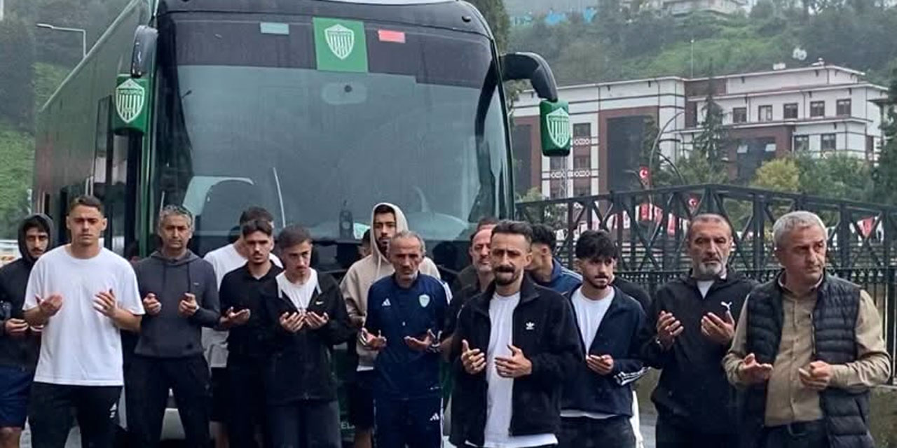 Çayelispor’un Takım Otobüsü Ovit Tüneli'nde Yolda Kaldı