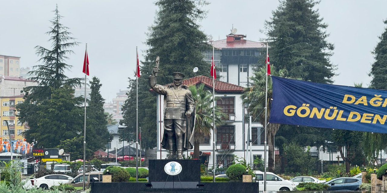 Rize'ye Yeni Valilik Binası Yapılacak; Atatürk Heykeli İçin Yeni Yer Arayışı