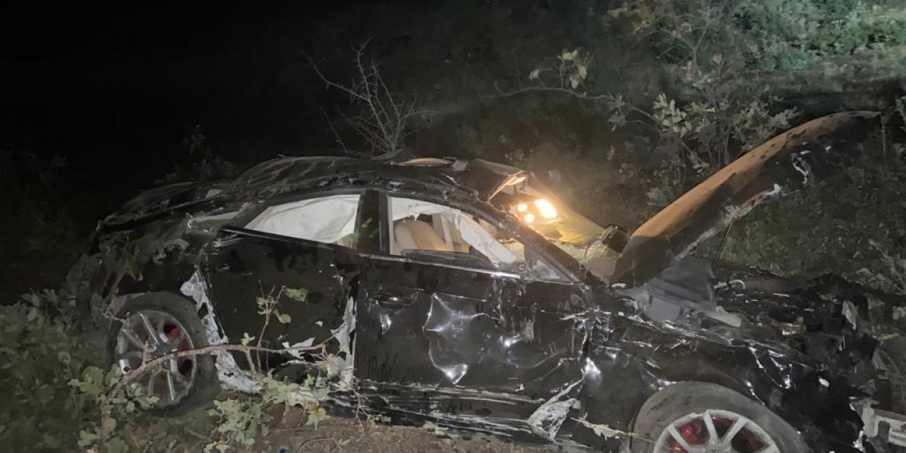 Diyarbakır’da Otomobil Şarampole Devrildi: 2 Yaralı