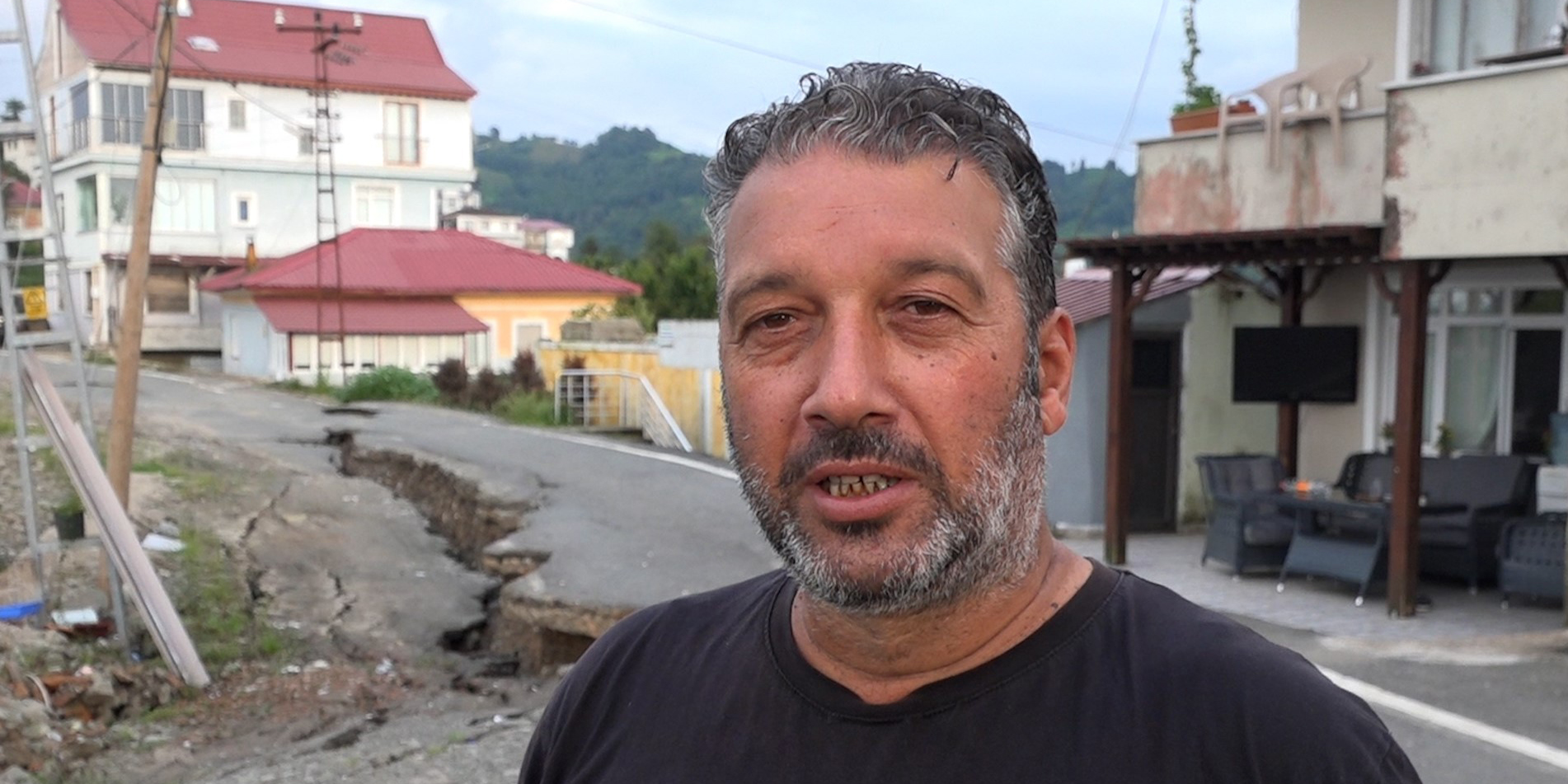 Rize'de heyelan sonrası mahalle sakini korku dolu anları anlattı: "Bir anda her şey bitti, yavaş yavaş sine sine battı buralar"