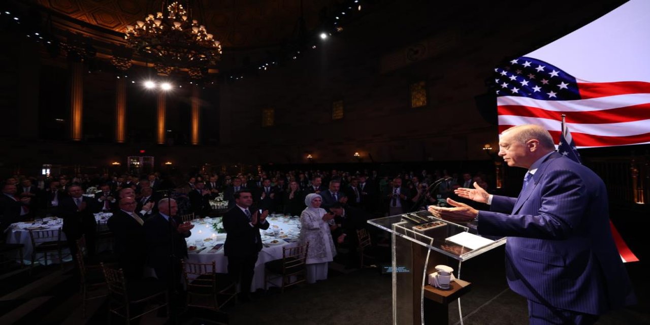 Cumhurbaşkanı Erdoğan: "Müslümanlardan entegre olmaları değil, asimile olmaları bekleniyor"